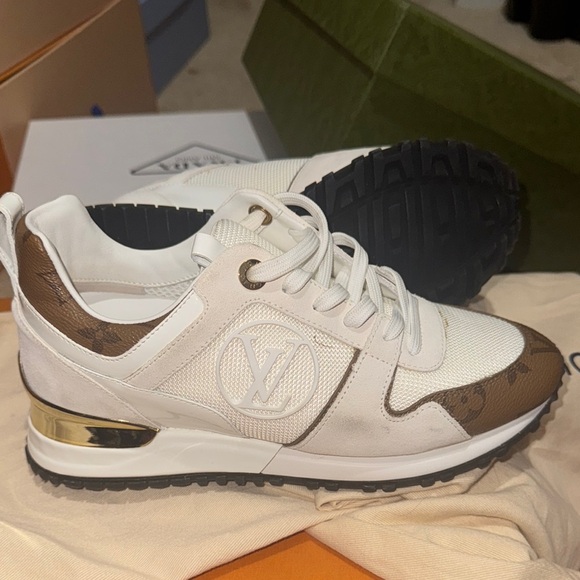 Louis Vuitton White and Brown Men's Sneakers - Picture 5 of 6